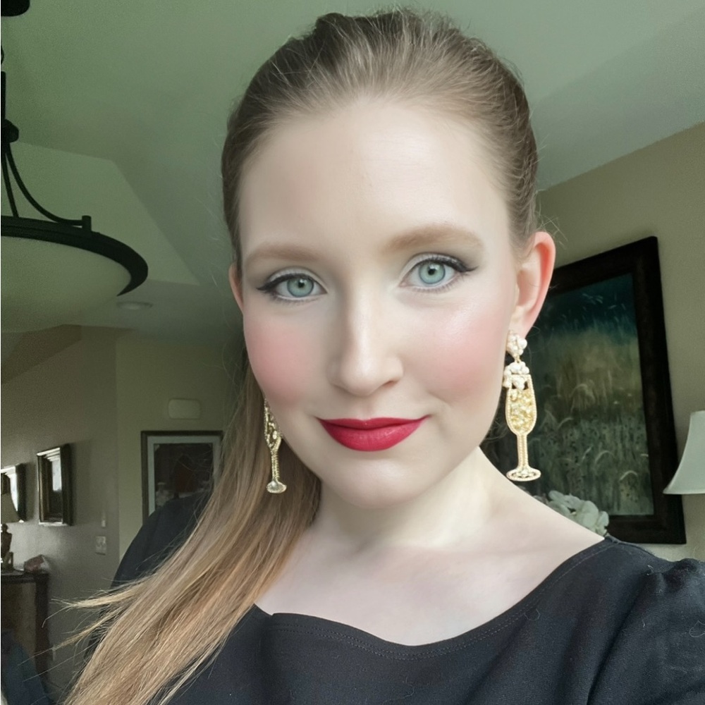 Meet Your Posher, Julia!